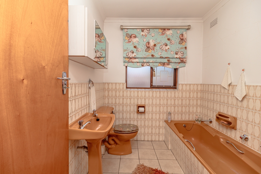 4 Bedroom Property for Sale in Goodwood Park Western Cape